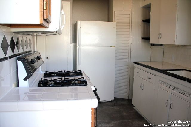 245 Post Ave Apt 4, San Antonio, TX 78215