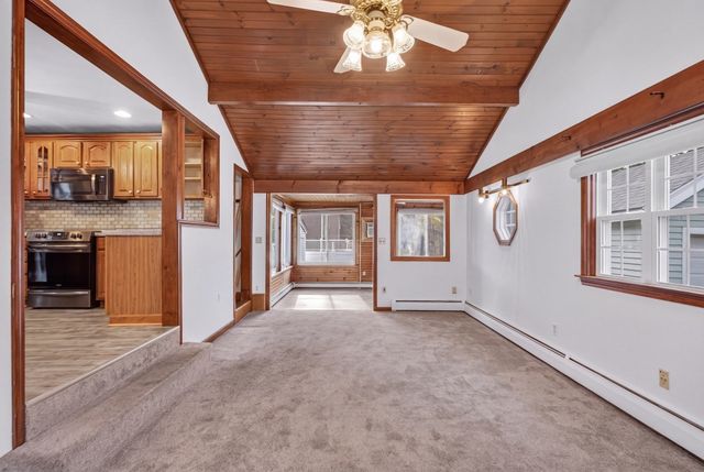 15 Ellington Rd, Tewksbury, MA 01876