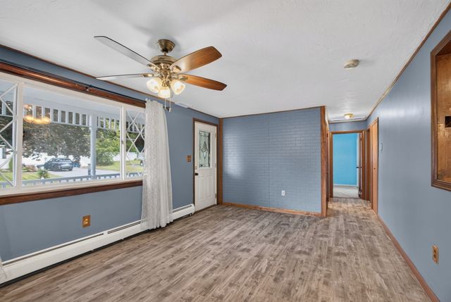 15 Ellington Rd, Tewksbury, MA 01876