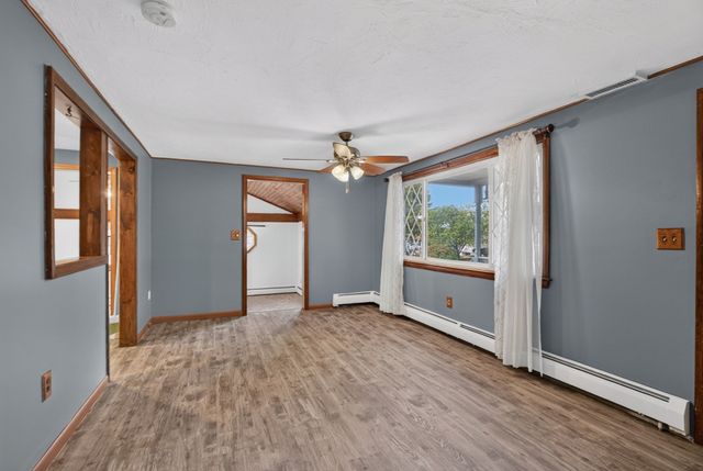 15 Ellington Rd, Tewksbury, MA 01876