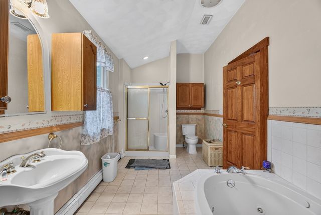 15 Ellington Rd, Tewksbury, MA 01876