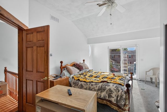 15 Ellington Rd, Tewksbury, MA 01876