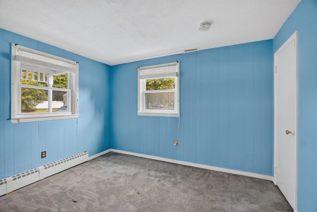 15 Ellington Rd, Tewksbury, MA 01876