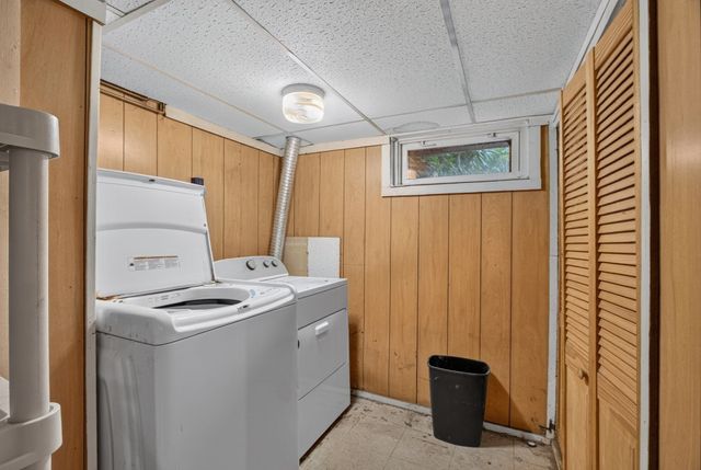 15 Ellington Rd, Tewksbury, MA 01876