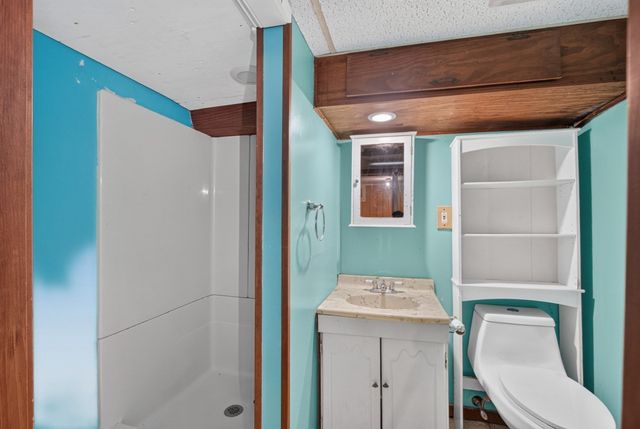 15 Ellington Rd, Tewksbury, MA 01876