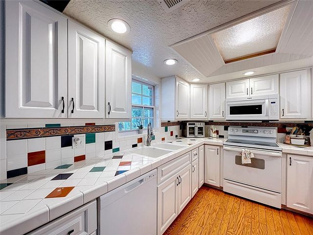 37761 OAK FORREST DRIVE, Dade City, FL 33523