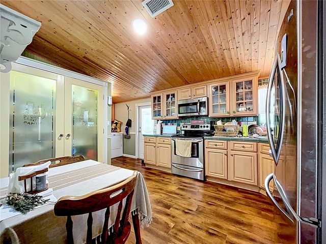 37761 OAK FORREST DRIVE, Dade City, FL 33523