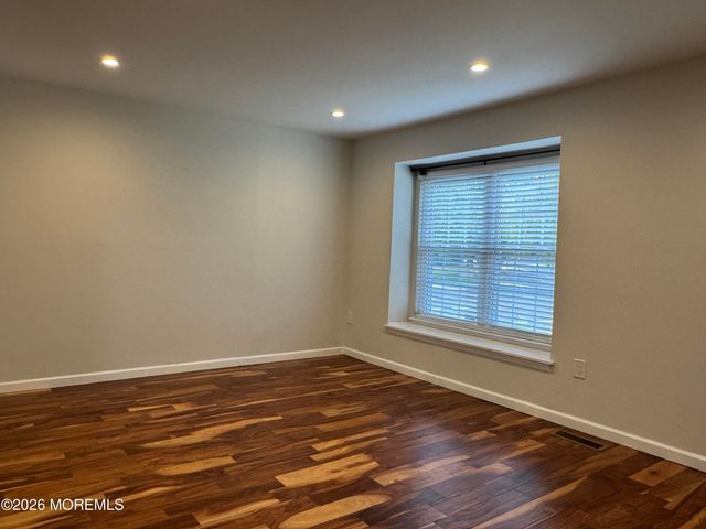 46 Kingsley Way, Freehold, NJ 07728