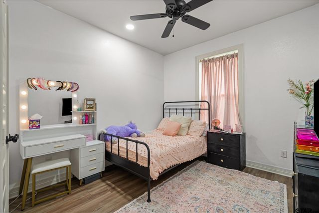 1707 Forestdale Boulevard, Whitehouse, TX 75791