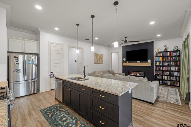 1707 Forestdale Boulevard, Whitehouse, TX 75791