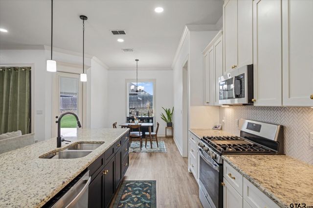 1707 Forestdale Boulevard, Whitehouse, TX 75791