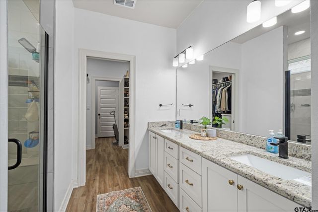 1707 Forestdale Boulevard, Whitehouse, TX 75791