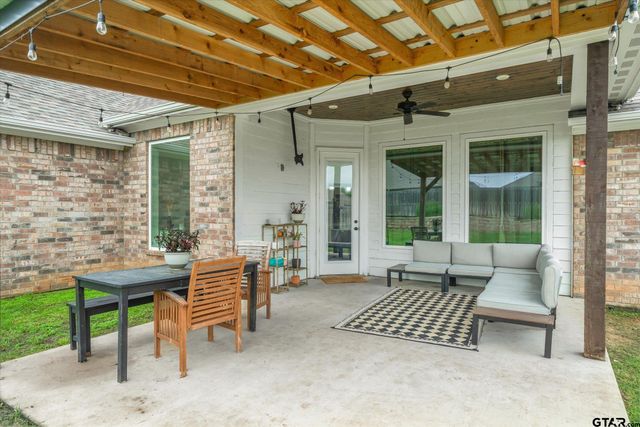 1707 Forestdale Boulevard, Whitehouse, TX 75791
