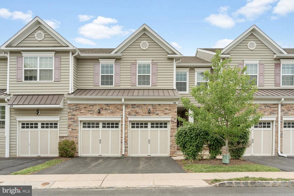 84 AUTUMN LN, Skillman, NJ 08558