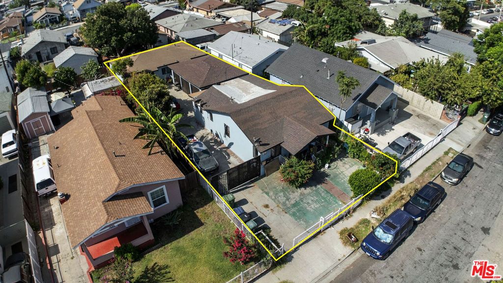 Image 12 of property listing at 1526 E 77th Place, Los Angeles, CA 90001