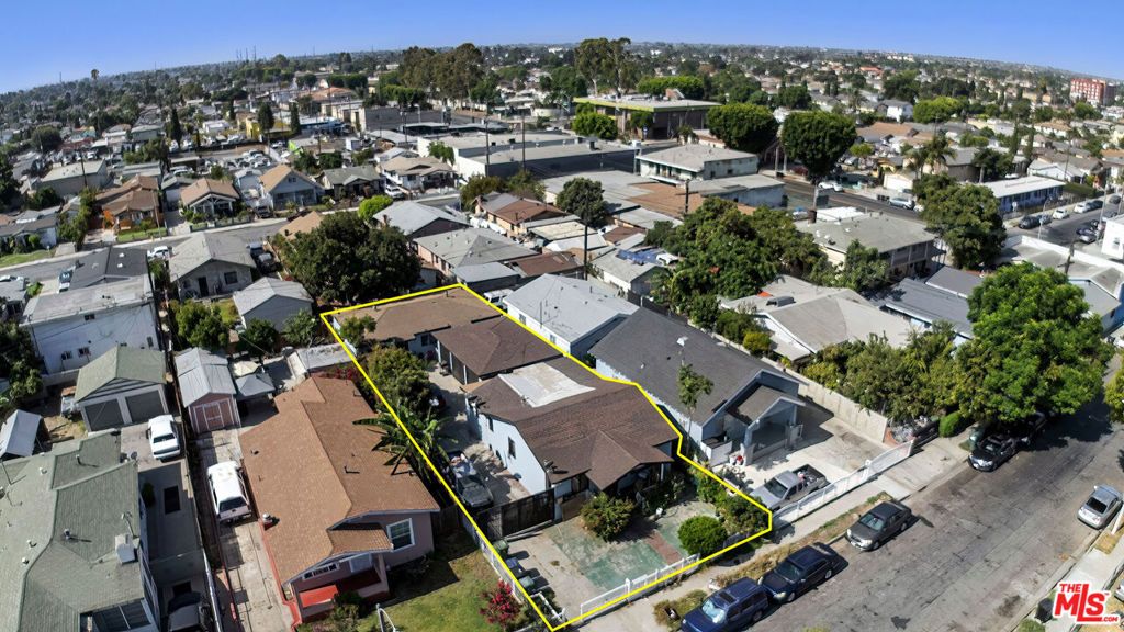 Image 13 of property listing at 1526 E 77th Place, Los Angeles, CA 90001