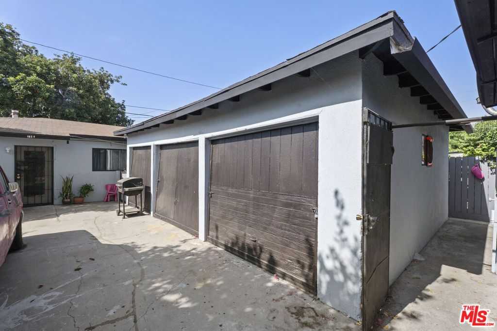 Image 9 of property listing at 1526 E 77th Place, Los Angeles, CA 90001