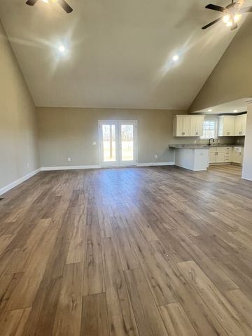 1718 Galloway Lane, Winchester, TN 37398