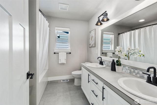 19365 139th Place SE, Renton, WA 98058