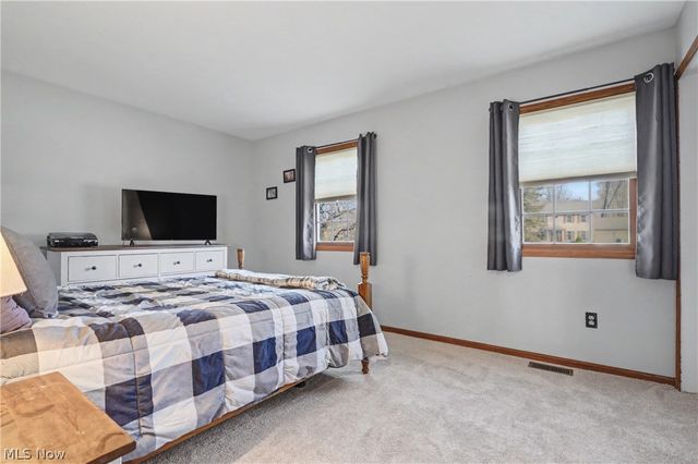 1282 Berkshire Drive, Macedonia, OH 44056