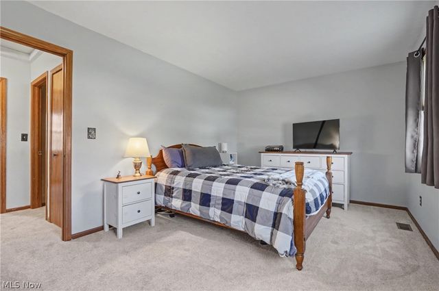 1282 Berkshire Drive, Macedonia, OH 44056