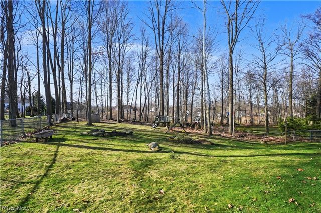 1282 Berkshire Drive, Macedonia, OH 44056