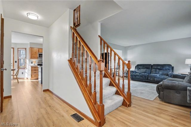 1282 Berkshire Drive, Macedonia, OH 44056