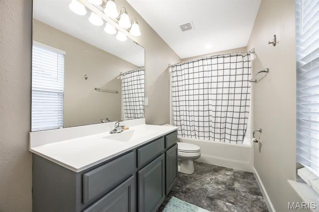 1140 Lear Lane, Mascoutah, IL 62258