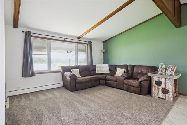 5995 32nd Avenue, Shellsburg, IA 52332