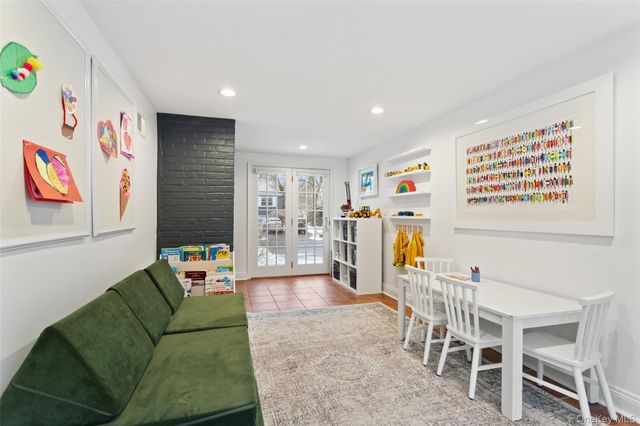 1 Bryson Street, Larchmont, NY 10538