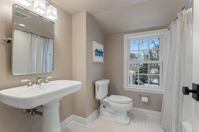 1 Bryson Street, Larchmont, NY 10538