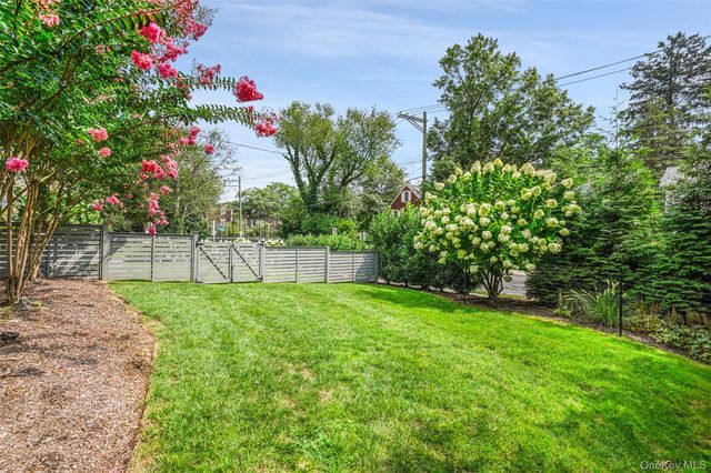 1 Bryson Street, Larchmont, NY 10538