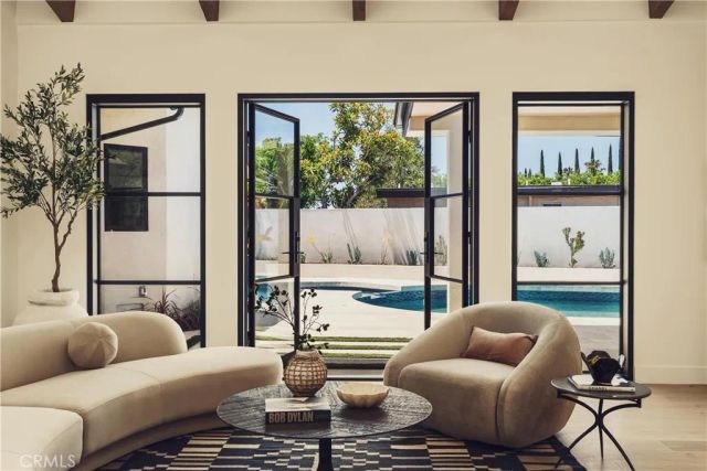 4195 Alonzo Avenue, Encino, CA 91316