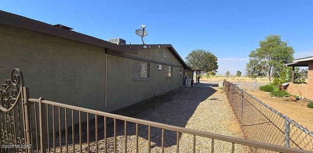 1006 E Geneva, Pearce, AZ 85625
