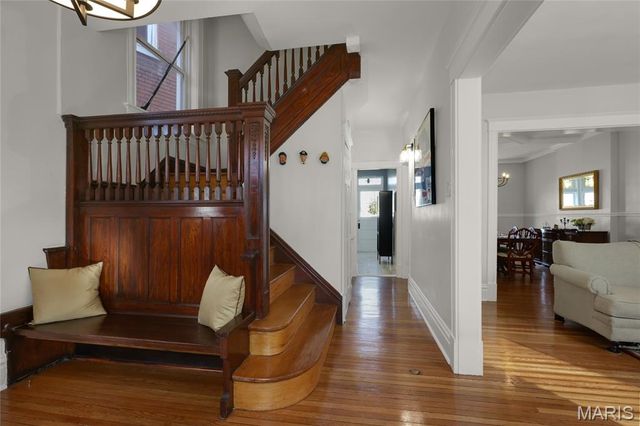 4215 Flad Avenue, St Louis, MO 63110