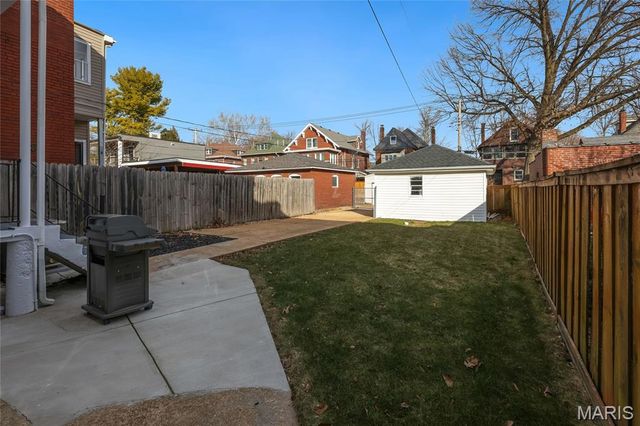 4215 Flad Avenue, St Louis, MO 63110