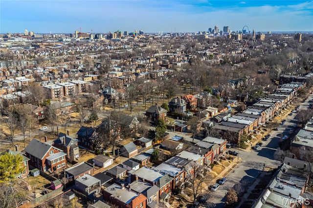 4215 Flad Avenue, St Louis, MO 63110