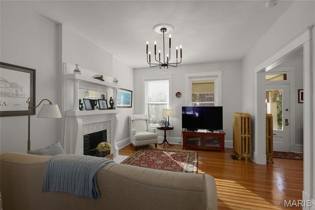 4215 Flad Avenue, St Louis, MO 63110