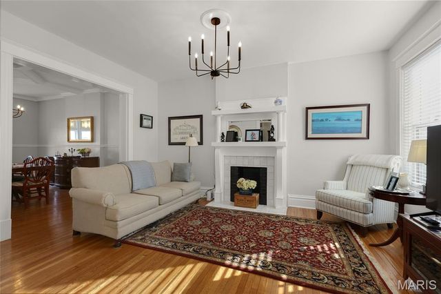 4215 Flad Avenue, St Louis, MO 63110