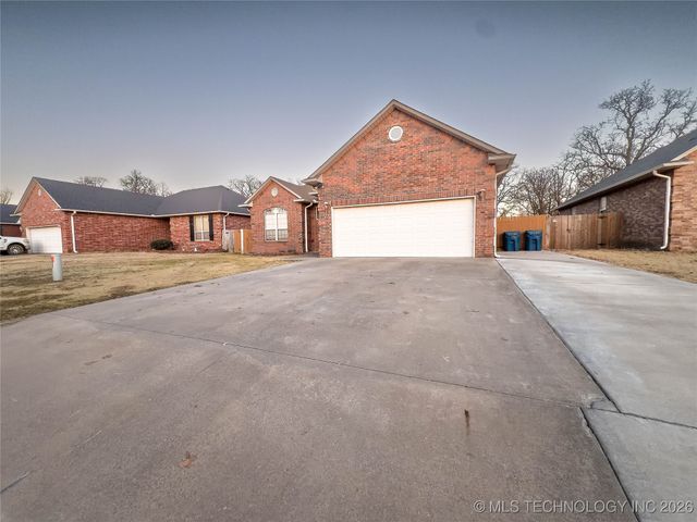 1410 S 5th Street, Mcalester, OK 74501
