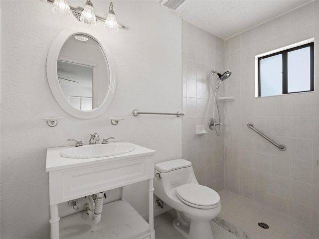 808 E 1ST AVENUE, New Smyrna Beach, FL 32169