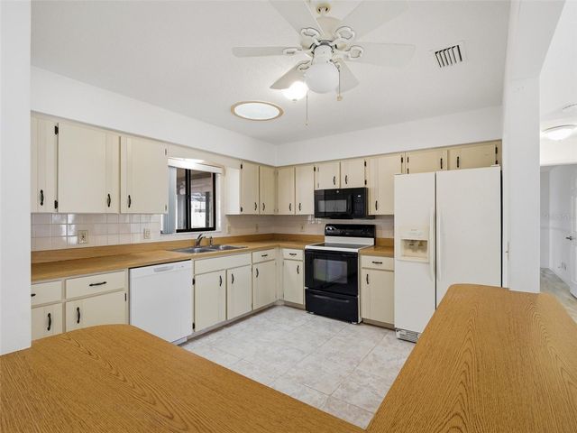 808 E 1ST AVENUE, New Smyrna Beach, FL 32169
