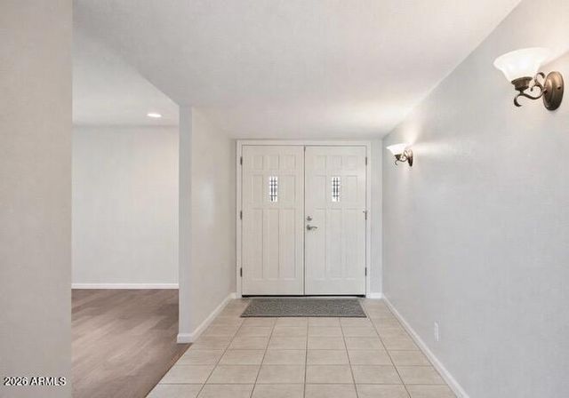 2064 E KENWOOD Circle, Mesa, AZ 85213