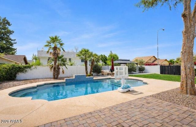2064 E KENWOOD Circle, Mesa, AZ 85213