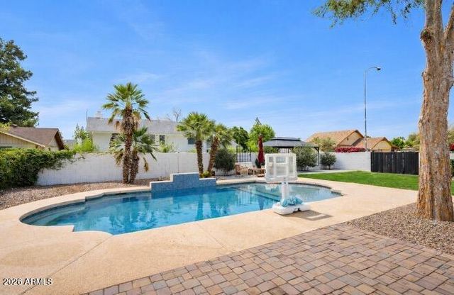 2064 E KENWOOD Circle, Mesa, AZ 85213