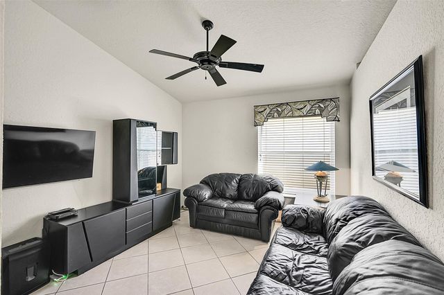 7388 Tonga Ct, Boynton Beach, FL 33437