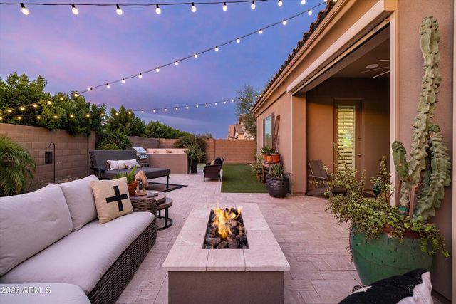 9418 W DALEY Lane, Peoria, AZ 85383