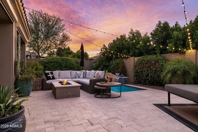9418 W DALEY Lane, Peoria, AZ 85383