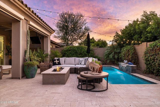 9418 W DALEY Lane, Peoria, AZ 85383