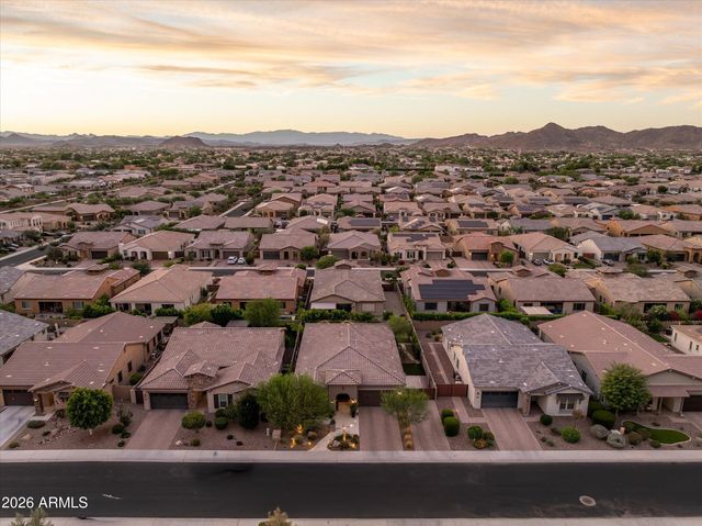 9418 W DALEY Lane, Peoria, AZ 85383